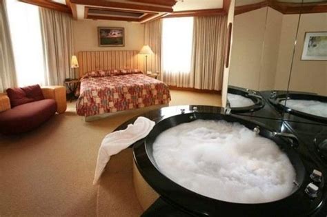 atlantic city casino hotels with jacuzzi in rooms